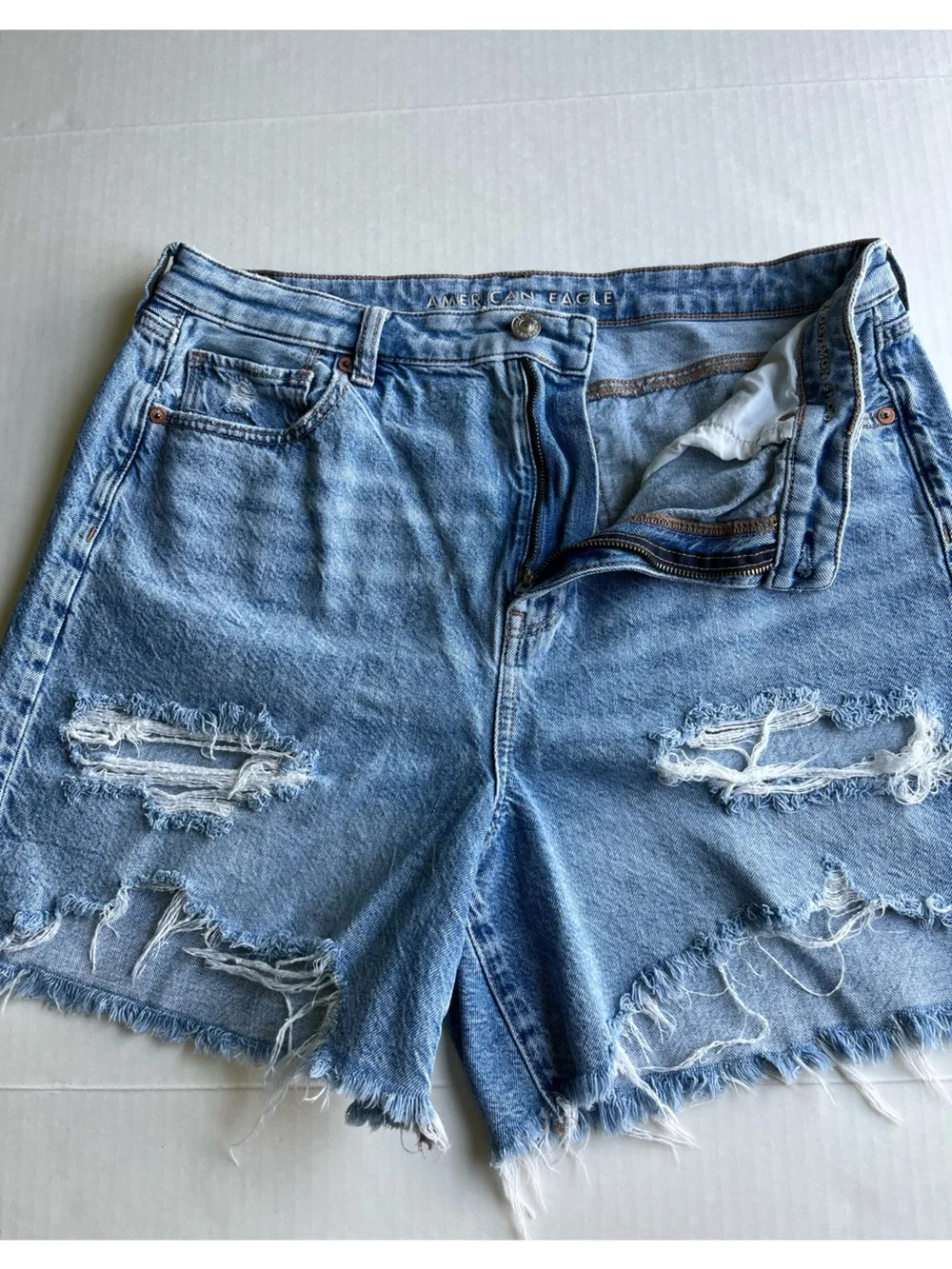 American Eagle Women’s Denim Baggy Mom Jeans Shorts 14
